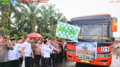 Bupati Padang Lawas : Memberangkatkan Jama’ah Calon Haji Kabupaten Padang Lawas ke Kota Medan