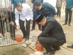 Bupati OKU Selatan Hadiri Penyerahan Surat Hibah dan Peletakan Batu Pertama Pembangunan Masjid Al-Anshor di Desa Pelangki