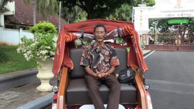 Penarik Becak Lansia Tuban: Doain Presiden Prabowo Selalu Bisa Membuat Rakyatnya Tersenyum