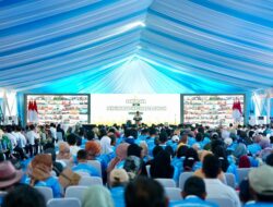 Tinjau Panen Raya di Karawang, Petani Antusias Bertemu Prabowo