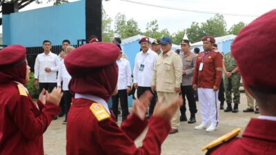 Presiden Prabowo Tiba di Sekolah Rakyat 9 Banjarbaru, Sambut Yel-yel dari Siswa dan Tinjau Fasilitasnya