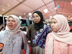 Sambangi usai Ngantor, Tiga Sahabat Ini Terpukau Sajian Keberagaman di Imlek Festival 2577