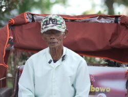 Bantuan Becak Listrik, Penarik Lansia Blitar Girang: Pak Prabowo Bapak Kulo