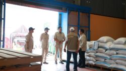 Usai Beri Arahan Ketua DPRD Se-Indonesia, Prabowo Sidak Gudang Bulog Danurejo Pastikan Stok Beras Aman