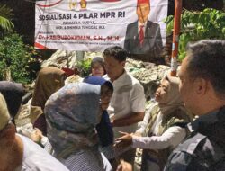 Legislator Gerindra Serap Aspirasi Warga Pulogadung, Salurkan Bantuan Kursi Roda dan Sampaikan Salam Prabowo