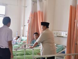 Presiden Prabowo Jenguk Korban Kecelakaan Kereta di RSUD Bekasi, Perintahkan Investigasi dan Perbaikan Lintasan