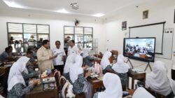 Perbaiki Kualitas Pendidikan, Prabowo Targetkan Tambah Papan Interaktif Digital ke Sekolah-sekolah
