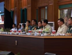 Presiden Prabowo Dorong Soliditas dan Kebersamaan Antar-Matra saat Taklimat Dansat TNI 2026
