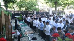 Momen Hangat Prabowo Salat Iduladha Bersama Diaspora Indonesia di Paris