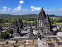 Presiden Prabowo dan Modi Nikmati Kemegahan Candi Prambanan dari Udara, Warisan Dunia Jadi Saksi Persahabatan Dua Negara