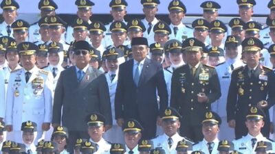 Lulusan Terbaik IPDN dari Keluarga Buruh hingga Petani, Prabowo: Membanggakan Hati Saya