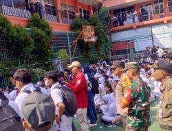 Aksi Orasi Siswa Yayasan Perguruan Ksatrya Lima Satu Diwarnai Kehadiran Orang Tak Dikenal, Tuai Pertanyaan?