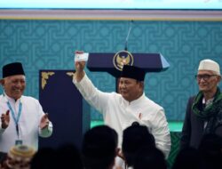 Presiden Prabowo Terima Kartu Anggota Seumur Hidup NU: Ini Kehormatan Besar bagi Saya