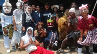 Solidaritas Masyarakat Tanjung Pakis Mengadakan Acara Pesta Laut