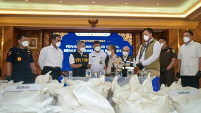 Pemerintah Tindak 30 Kontainer Beras dan Garam Impor Ilegal: Ini Menodai Upaya Swasembada Pangan