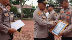 Polres Langkat Beri Penghargaan Personel Berprestasi, Kapolres: Jadikan Motivasi Tingkatkan Kinerja